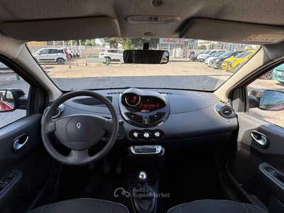 Renault Twingo II 2012 1.2 Night&Day 75cv Rosso usata Roma