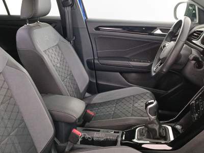 Volkswagen T-Roc 1.0 TSI R-Line Fari IQ.Light LED Performance/Black Style Pack/Videocamera per retromarcia "Rear View" + Park Assist Blu/Azzurro usata Feltre