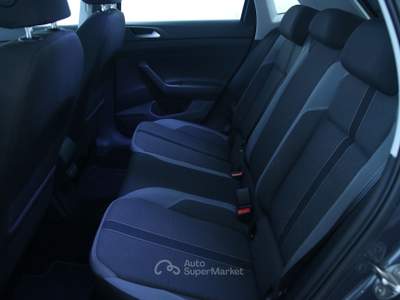Volkswagen Polo 1.0 TSI 95 cv Style Fari anteriori LED Matrix IQ.LIGHT/Safety pack, Tech pack/Keyless, Park Pilot/Climatizzatore automatico bizona Grigio usata Feltre