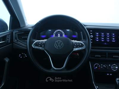 Volkswagen Polo 1.0 TSI 95cv Life Fari anteriori LED/Park Pilot/Digital Cockpit da 8"/Cerchi in lega "Essex" 5,5 J x 15" Grigio usata Feltre