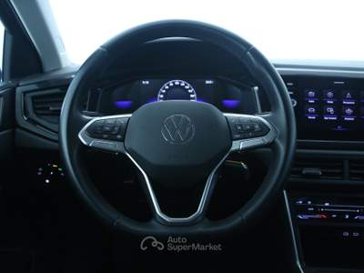 Volkswagen Polo 1.0 TSI Life Fari anteriori LED/Tech Pack/Park Pilot /Videocamera per retromarcia "Rear View"/Cerchi in lega "Essex" 5,5 J x 15" Blu/Azzurro usata Feltre