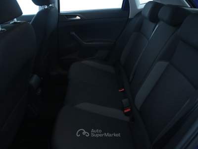 Volkswagen Polo 1.0 TSI Life Fari anteriori LED/Tech Pack/Park Pilot /Videocamera per retromarcia "Rear View"/Cerchi in lega "Essex" 5,5 J x 15" Blu/Azzurro usata Feltre