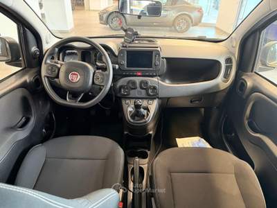 Fiat Panda 1.0 FireFly 70cv S&S Hybrid Cross usata Castellammare di Stabia
