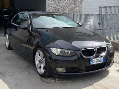 BMW Serie 3 320i 320 Serie 3 E93 Cabrio 320i Attiva 170cv Nero usata Ripalta Cremasca