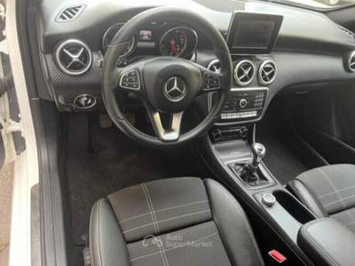 Mercedes-Benz Classe A A 180 SPORT - BENZINA - PREZZO NON VINCOLATO DA FINANZIAMENTO Bianco usata Varese