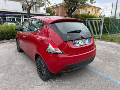 Lancia Ypsilon 1.0 FireFly 5 porte S&S Hybrid Gold Plus Rosso usata Senigallia