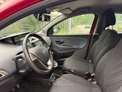 Lancia Ypsilon 1.0 FireFly 5 porte S&S Hybrid Gold Plus Rosso usata Senigallia