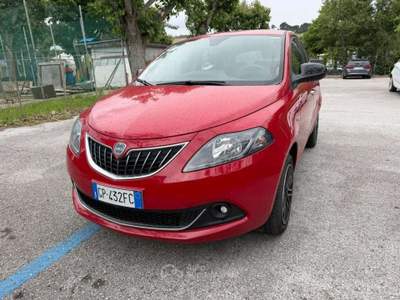 Lancia Ypsilon 1.0 FireFly 5 porte S&S Hybrid Gold Plus Rosso usata Senigallia