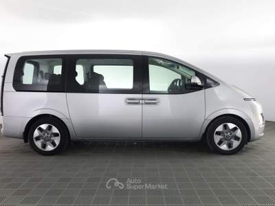Hyundai Staria 2.2 AT 2WD 9 posti Wagon Argento usata Milano