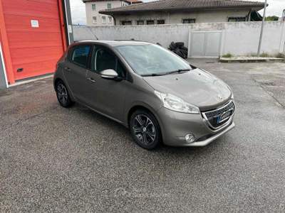 Peugeot 208 1.2 VTi 82 CV 5 porte Active OK NEOPATENTATI Bronzo usata Rosà