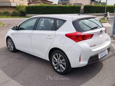Toyota Auris Auris 5p 1.8h Lounge tagliandi ufficiali condizioni eccellenti Bianco usata Dello