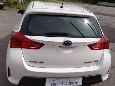 Toyota Auris Auris 5p 1.8h Lounge tagliandi ufficiali condizioni eccellenti Bianco usata Dello