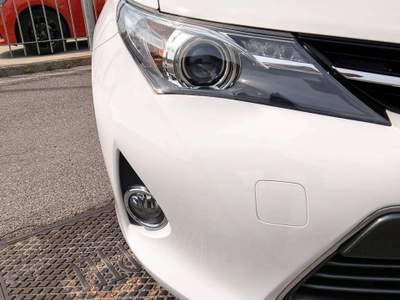Toyota Auris Auris 5p 1.8h Lounge tagliandi ufficiali condizioni eccellenti Bianco usata Dello