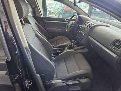 Volkswagen Golf 5p 1.6 fsi Comfortline neopatentati Nero usata Martinengo