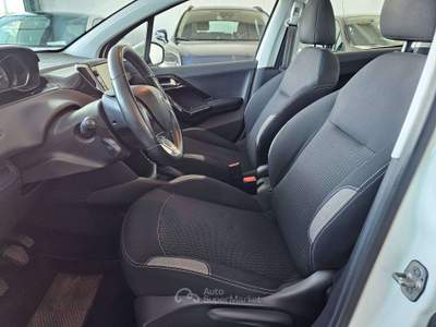 Peugeot 208 5p 1.2 puretech Allure NEOPATENTATI Bianco usata Martinengo