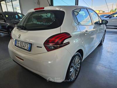 Peugeot 208 5p 1.2 puretech Allure NEOPATENTATI Bianco usata Martinengo
