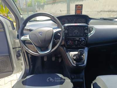 Lancia Ypsilon 5 porte S&S Hybrid Gold Bianco usata Pompei