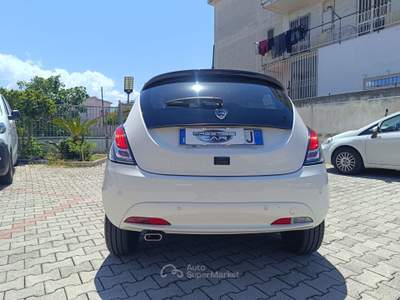 Lancia Ypsilon 5 porte S&S Hybrid Gold Bianco usata Pompei