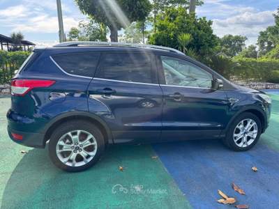 Ford Kuga 4WD Powersh.Titanium DPF Blu/Azzurro usata Aquino