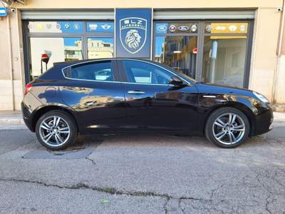 Alfa Romeo Giulietta Exclusive Nero usata Castellana Grotte