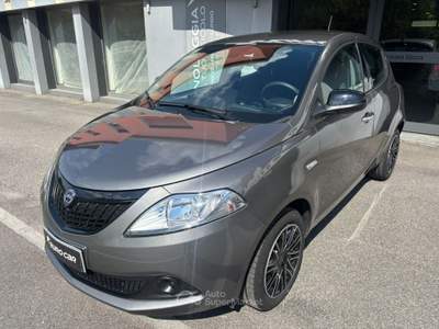 Lancia Ypsilon 1.0 firefly hybrid Oro s&amp;s 70cv Grigio usata Piancogno
