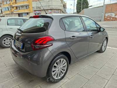 Peugeot 208 1.2 PureTech 82cv GPL Active 2018 Bronzo usata Cerignola