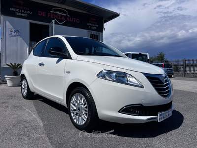 Lancia Ypsilon 5 porte Gold Bianco usata QUARTO