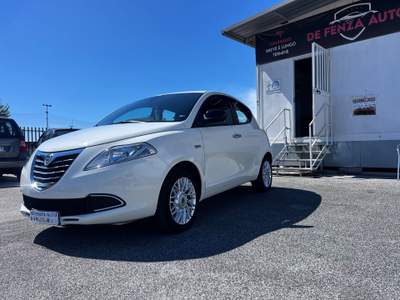 Lancia Ypsilon 5 porte Gold Bianco usata QUARTO