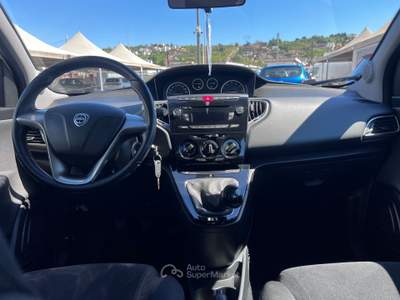Lancia Ypsilon 5 porte Gold Bianco usata QUARTO