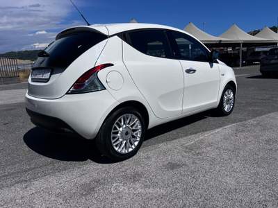 Lancia Ypsilon 5 porte Gold Bianco usata QUARTO