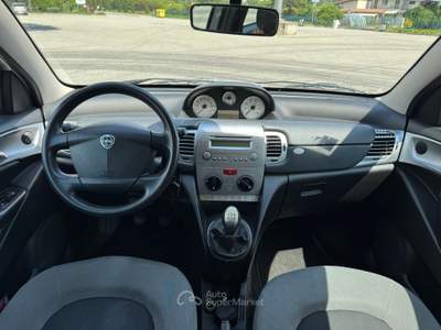 Lancia Ypsilon Lancia Ypsilon 1.3 MJT 75 CV Versus usata Beinasco