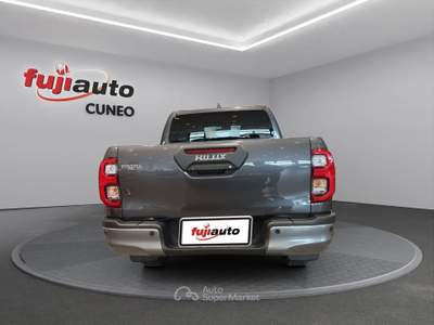 Toyota Hilux Double Cab Invincible 2.4D 150 CV 6 marce Automatico 4WD Grigio usata Cuneo