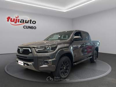 Toyota Hilux Double Cab Invincible 2.4D 150 CV 6 marce Automatico 4WD Grigio usata Cuneo