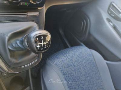 Lancia Ypsilon 1.0 FireFly 5 porte S&S Hybrid Ecochic Silver Bianco usata Tivoli