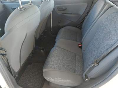 Lancia Ypsilon 1.0 FireFly 5 porte S&S Hybrid Ecochic Silver Bianco usata Tivoli