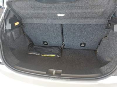 Lancia Ypsilon 1.0 FireFly 5 porte S&S Hybrid Ecochic Silver Bianco usata Tivoli