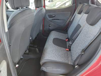 Lancia Ypsilon 1.0 FireFly 5 porte S&S Hybrid Ecochic Silver Rosso usata Tivoli