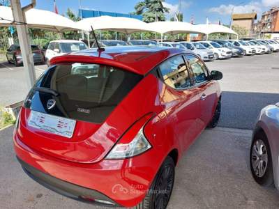 Lancia Ypsilon 1.0 FireFly 5 porte S&S Hybrid Ecochic Silver Rosso usata Tivoli