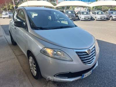 Lancia Ypsilon 1.2 69 CV 5 porte GPL Ecochic Gold Grigio usata Tivoli