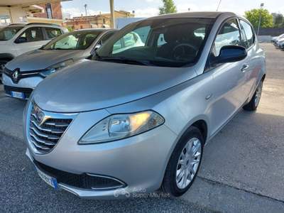 Lancia Ypsilon 1.3 MJT 16V 95 CV 5 porte S&S Gold Grigio usata Tivoli