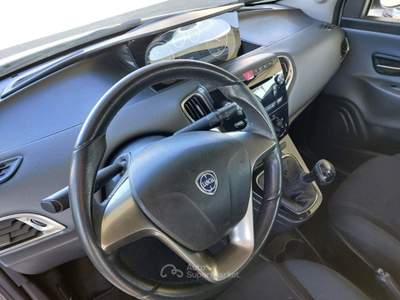 Lancia Ypsilon 1.3 MJT 16V 95 CV 5 porte S&S Gold Grigio usata Tivoli