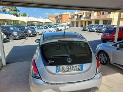 Lancia Ypsilon 1.3 MJT 16V 95 CV 5 porte S&S Gold Grigio usata Tivoli