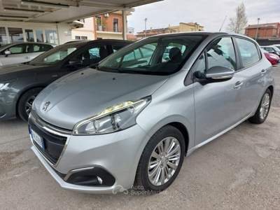 Peugeot 208 1.2 PureTech Allure 5 porte Neopatentati Grigio usata Tivoli Peugeot 208 1.2 PureTech Allure 5 porte Neopatentati Grigio usata Tivoli