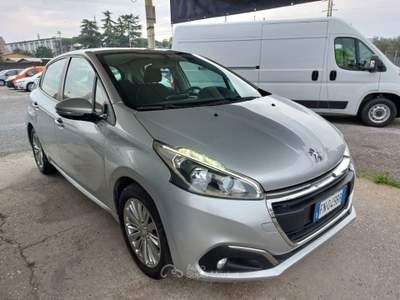Peugeot 208 1.2  PureTech Allure 5 porte Neopatentati Grigio usata Tivoli