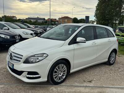 Mercedes-Benz Classe B B 200 NGD Executive Gancio Traino Bianco usata Rimini
