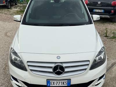 Mercedes-Benz Classe B B 200 NGD Executive Gancio Traino Bianco usata Rimini