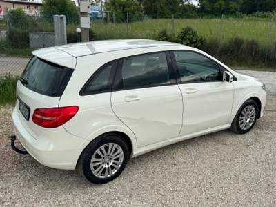 Mercedes-Benz Classe B B 200 NGD Executive Gancio Traino Bianco usata Rimini