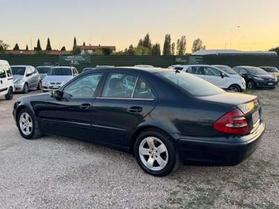 Mercedes-Benz Classe E E 200 CDI cat Avantgarde Blu/Azzurro usata Rimini