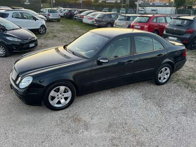 Mercedes-Benz Classe E E 200 CDI cat Avantgarde Blu/Azzurro usata Rimini