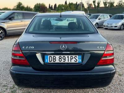 Mercedes-Benz Classe E E 200 CDI cat Avantgarde Blu/Azzurro usata Rimini